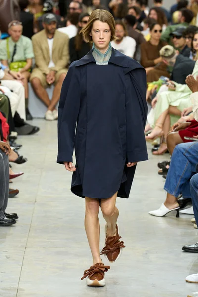Look 17